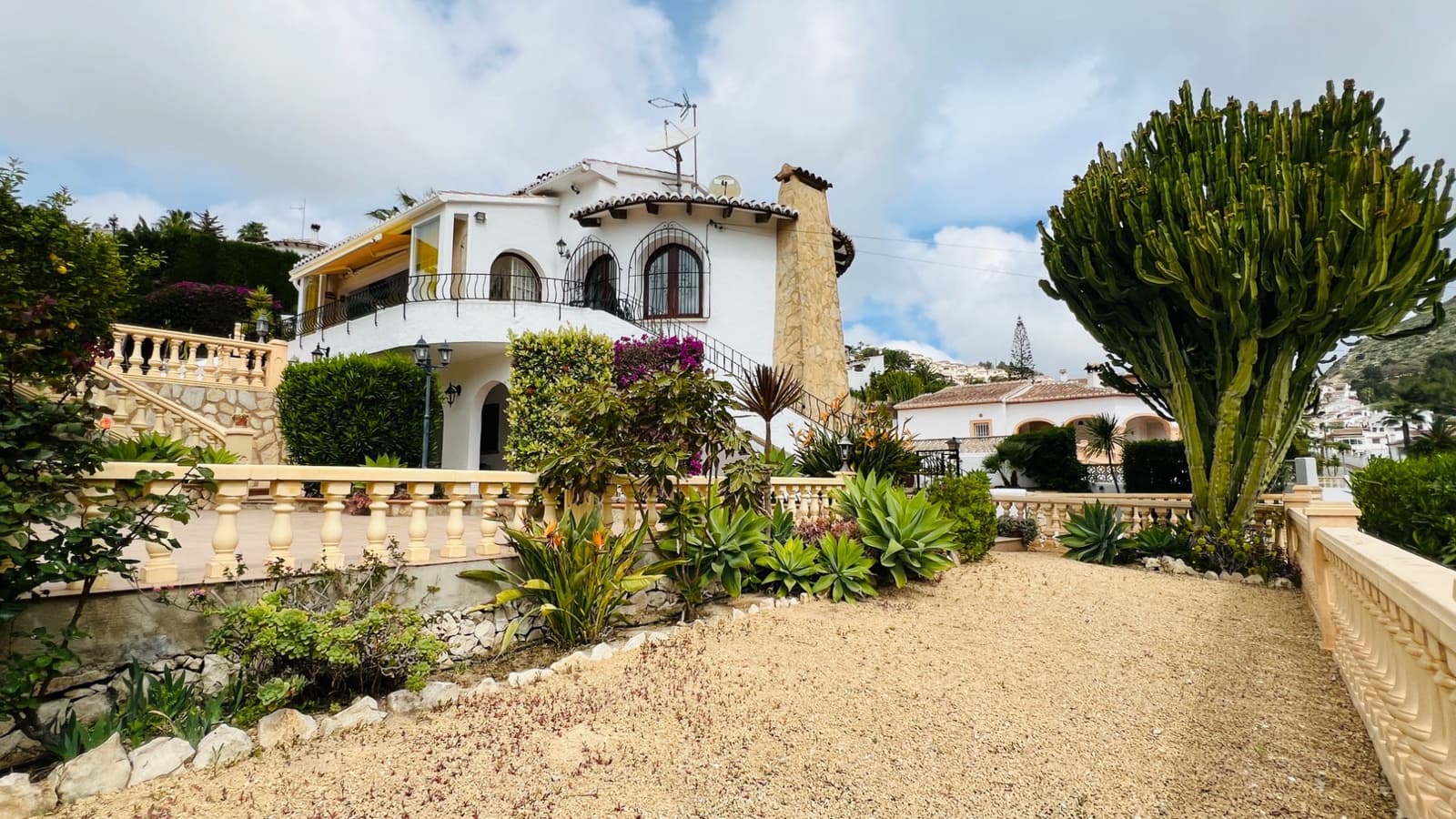 4 Zimmer Villa zu verkaufen in Benitachell / Benitatxell mit Pool Garage - 665.000 € (Ref: 8927035)