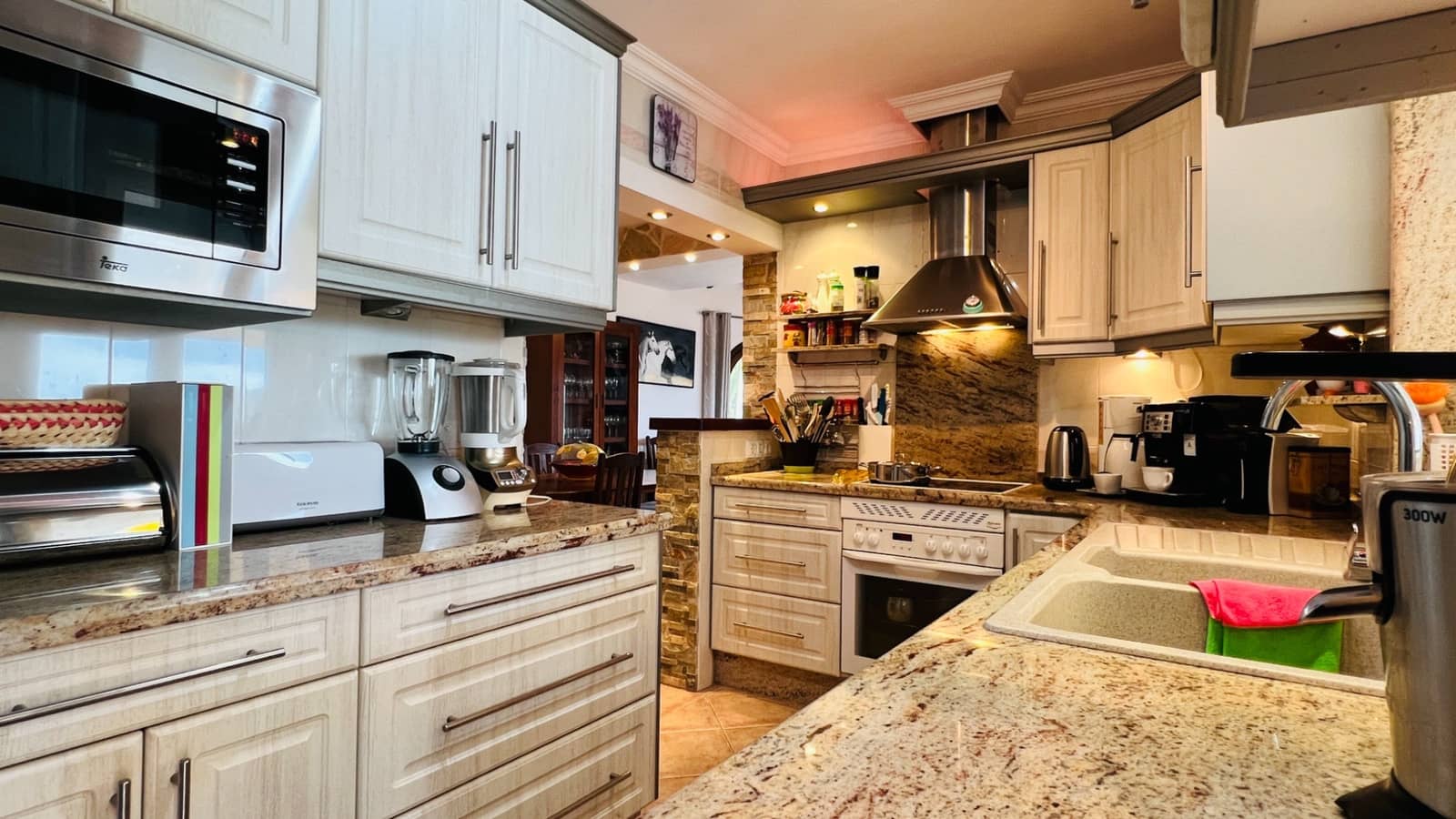 4 Zimmer Villa zu verkaufen in Benitachell / Benitatxell mit Pool Garage - 665.000 € (Ref: 8927035)