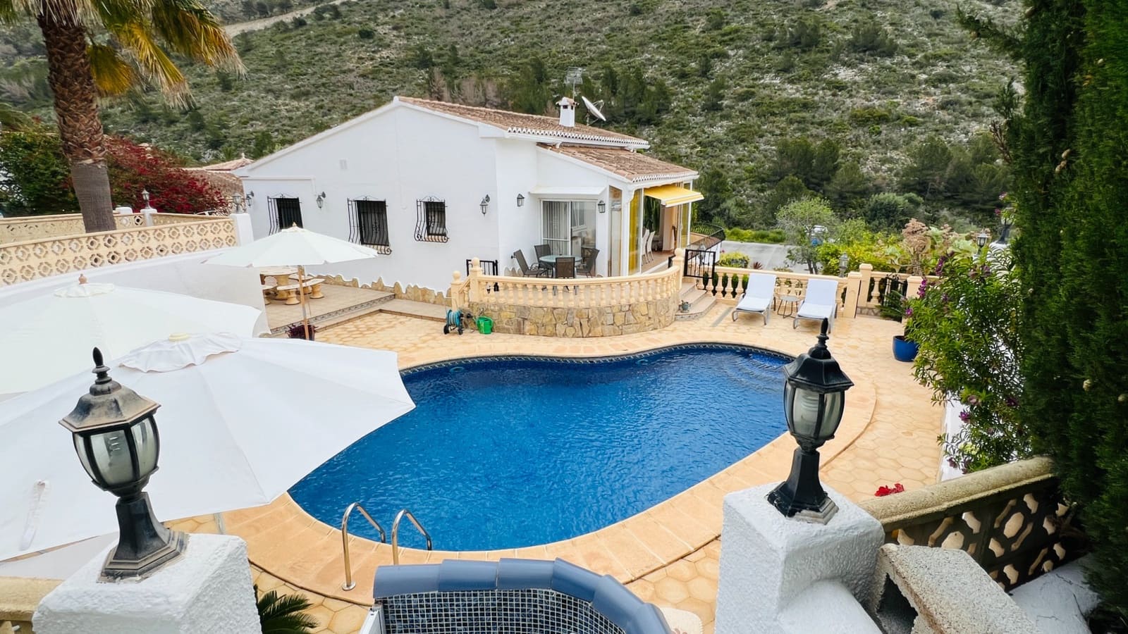 4 Zimmer Villa zu verkaufen in Benitachell / Benitatxell mit Pool Garage - 665.000 € (Ref: 8927035)