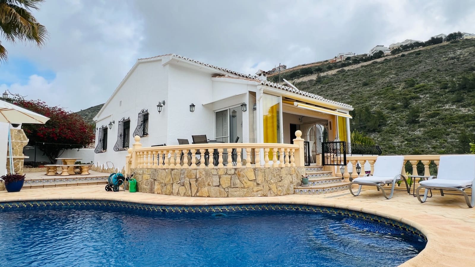 4 Zimmer Villa zu verkaufen in Benitachell / Benitatxell mit Pool Garage - 665.000 € (Ref: 8927035)