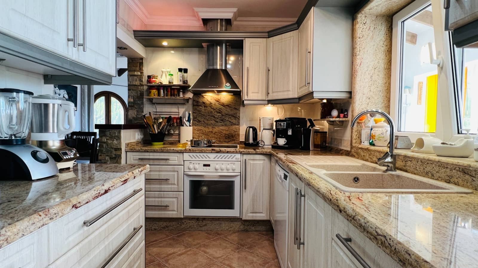 4 Zimmer Villa zu verkaufen in Benitachell / Benitatxell mit Pool Garage - 665.000 € (Ref: 8927035)