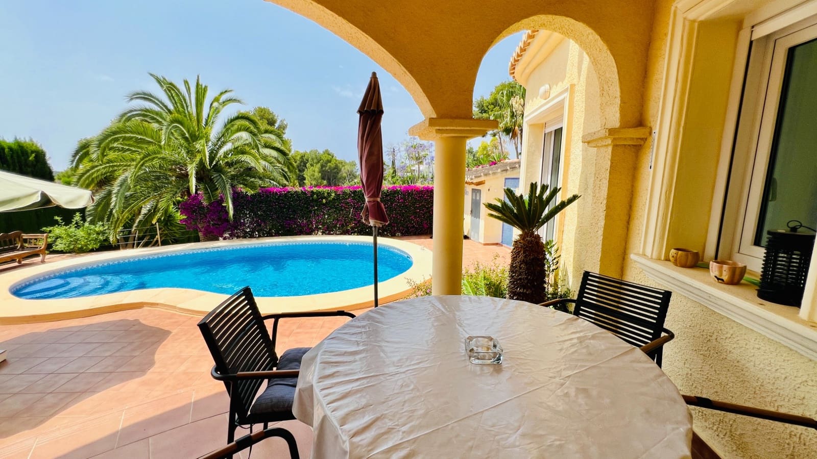 3 slaapkamer Villa te koop in Moraira met zwembad - € 650.000 (Ref: 9057994)