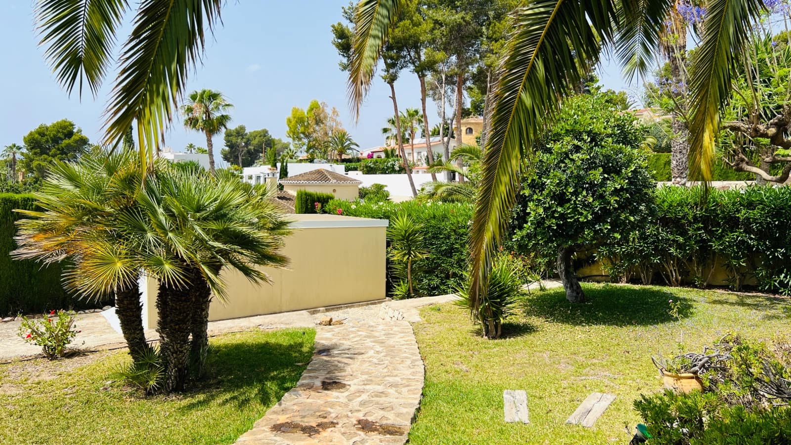 3 slaapkamer Villa te koop in Moraira met zwembad - € 650.000 (Ref: 9057994)