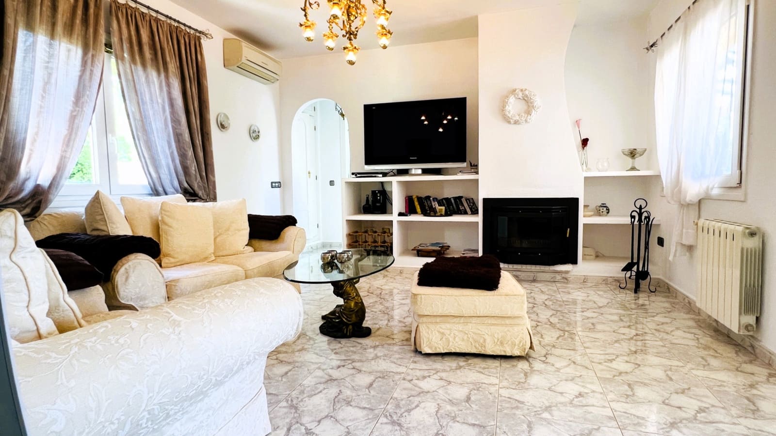 3 slaapkamer Villa te koop in Moraira met zwembad - € 650.000 (Ref: 9057994)