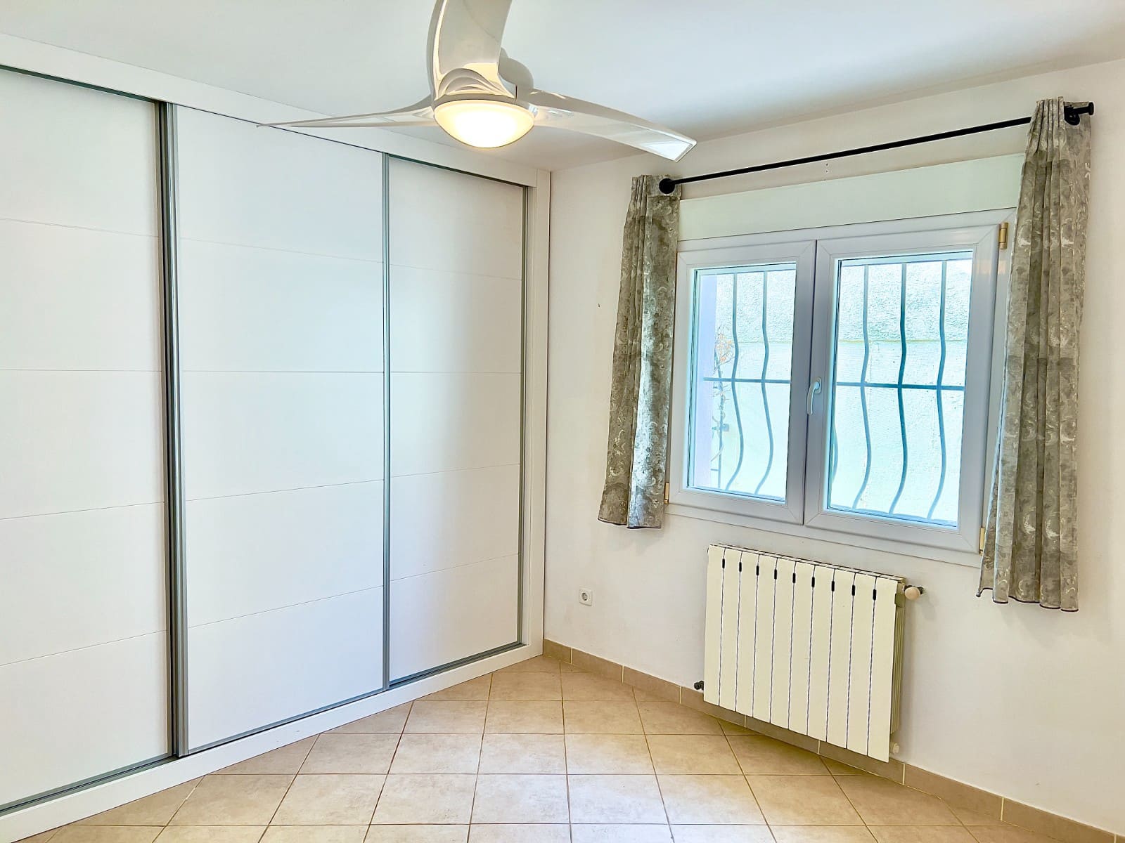 3 bedroom Villa for sale in Benitachell / Benitatxell with pool - € 430,000 (Ref: 9105553)