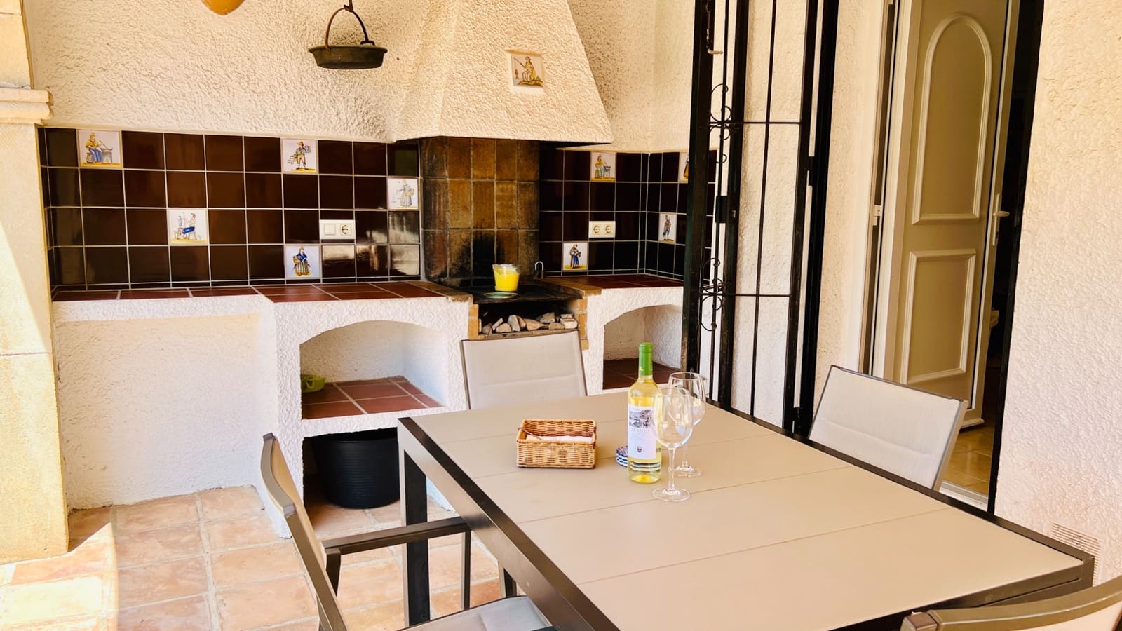 2 soveværelse Villa til salg i Moraira med swimmingpool - € 525.000 (Ref: 9146287)