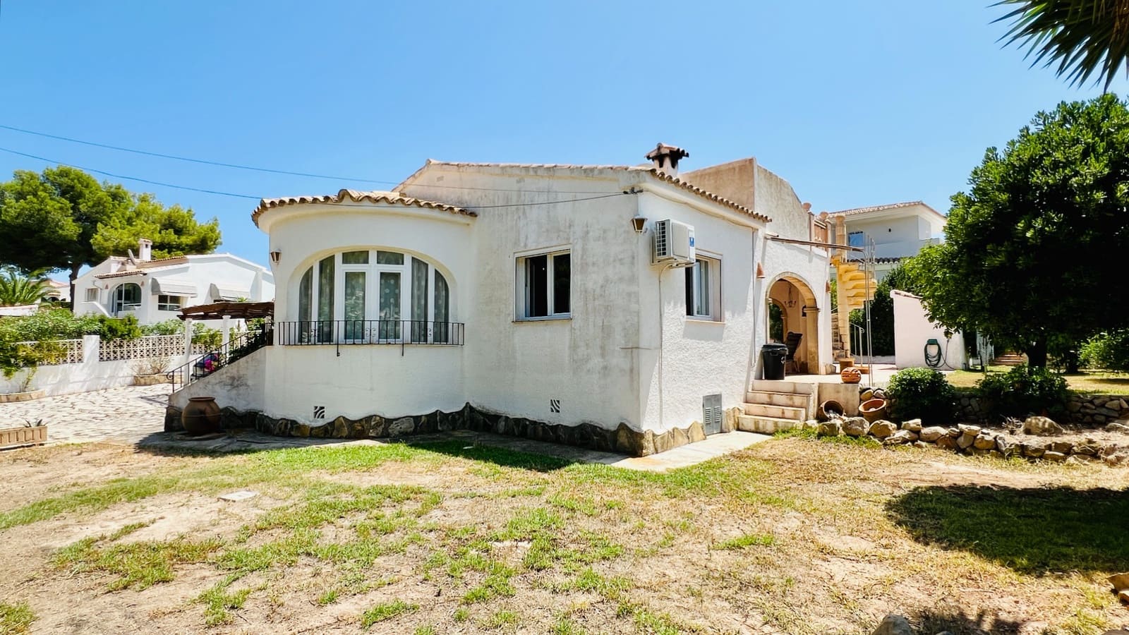 2 soveværelse Villa til salg i Moraira med swimmingpool - € 525.000 (Ref: 9146287)