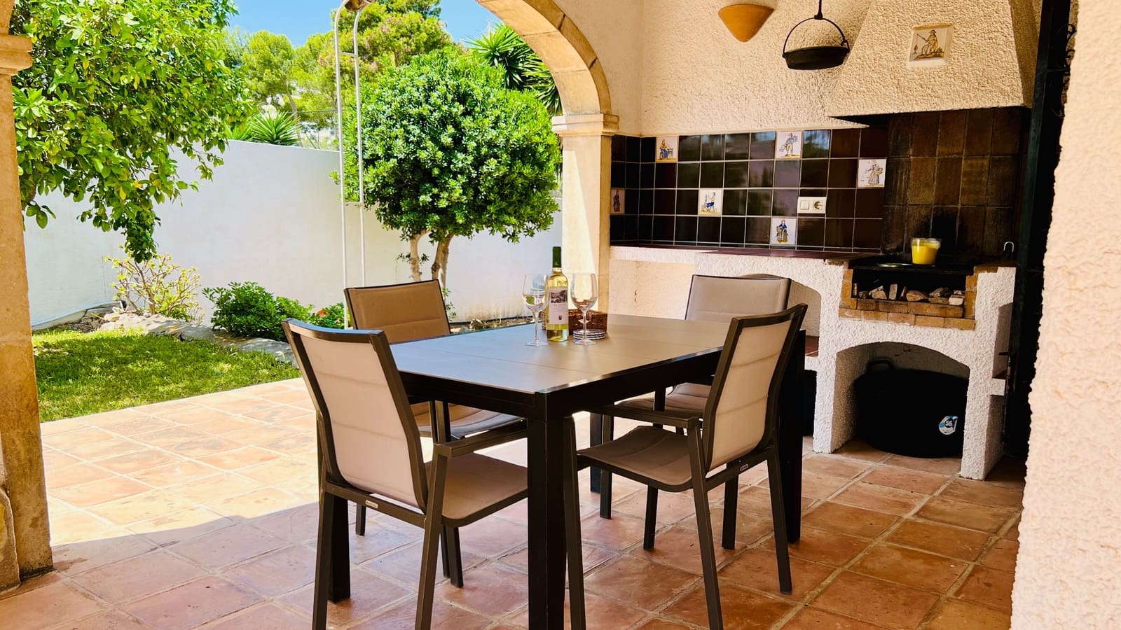 2 soveværelse Villa til salg i Moraira med swimmingpool - € 525.000 (Ref: 9146287)