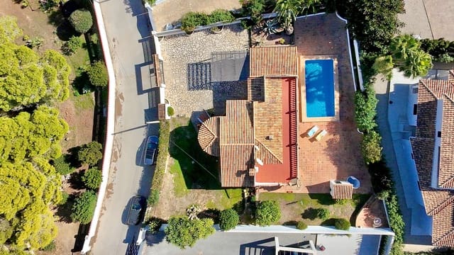 Chalet de 2 habitaciones en Pinar del Advocat - Cometa, Teulada-Moraira en venta con piscina - 525.000 € (Ref: 9146287)