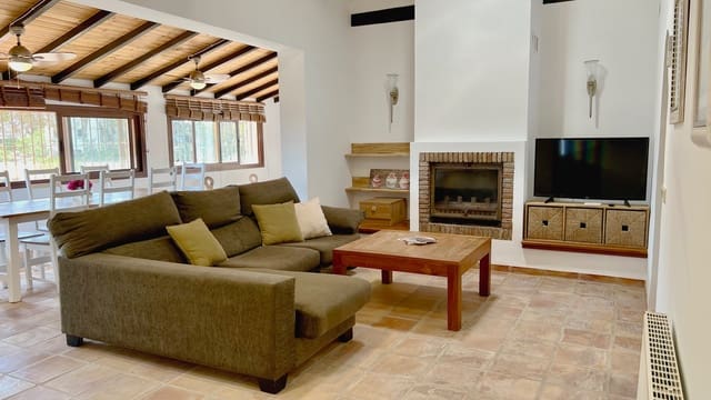 6 makuuhuone Huvila myytävänä paikassa Benissa mukana uima-altaan 
autotalli - 1 050 000 € (Ref: 9176887)