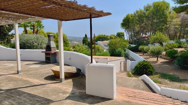 6 makuuhuone Huvila myytävänä paikassa Benissa mukana uima-altaan 
autotalli - 1 050 000 € (Ref: 9176887)