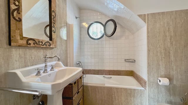 6 makuuhuone Huvila myytävänä paikassa Benissa mukana uima-altaan 
autotalli - 1 050 000 € (Ref: 9176887)