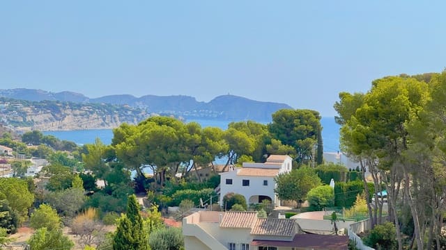 6 makuuhuone Huvila myytävänä paikassa Benissa mukana uima-altaan 
autotalli - 1 050 000 € (Ref: 9176887)