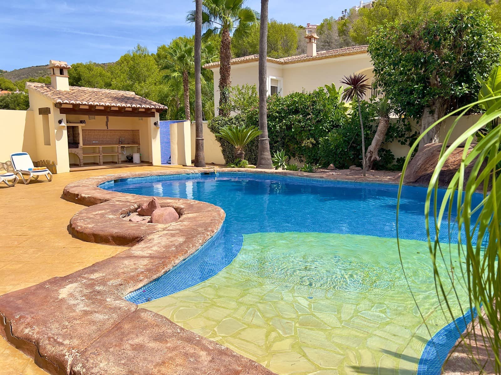 5 bedroom Villa for sale in Moraira with pool garage - € 925,000 (Ref: 9205719)