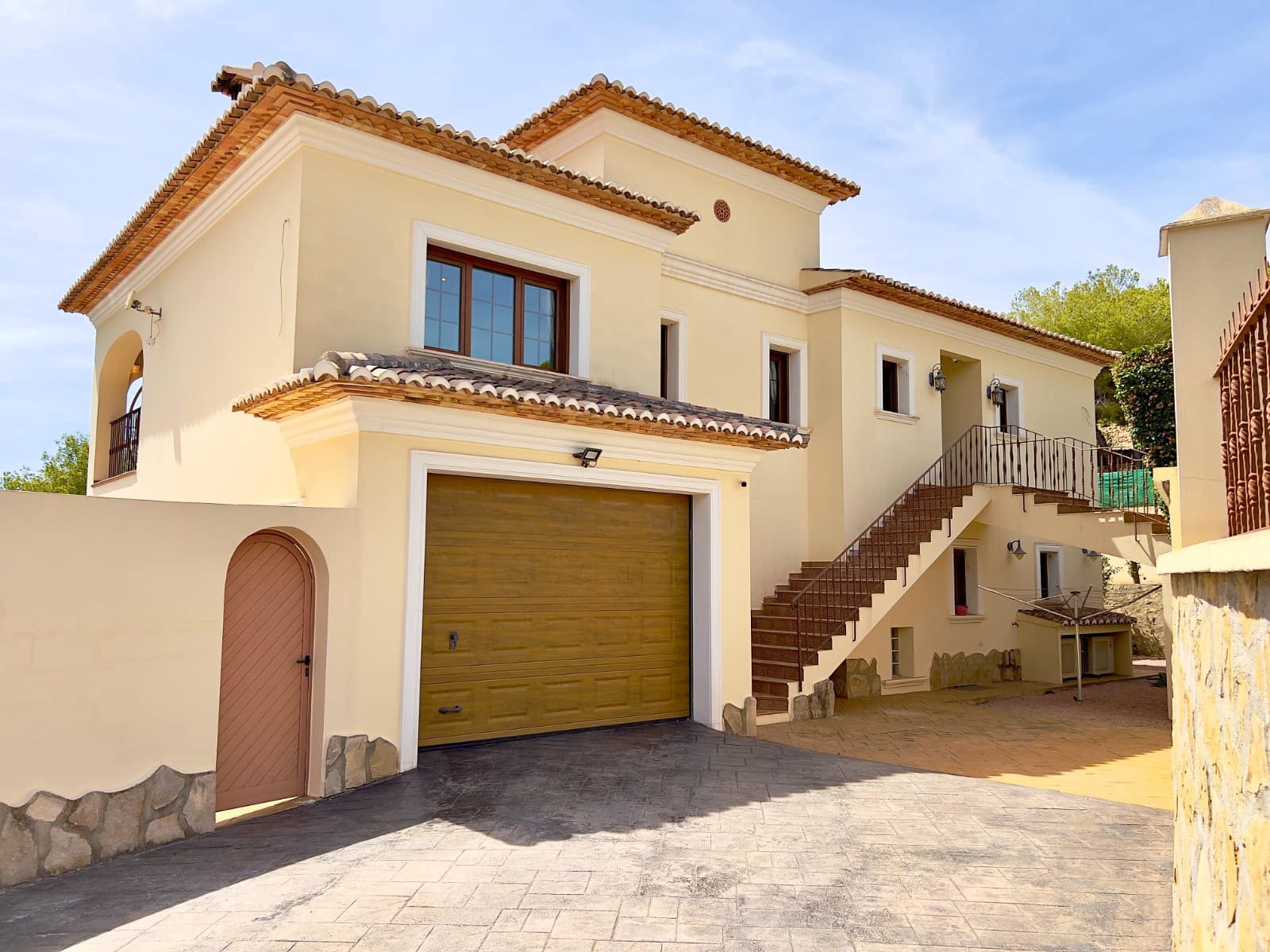 5 bedroom Villa for sale in Moraira with pool garage - € 925,000 (Ref: 9205719)