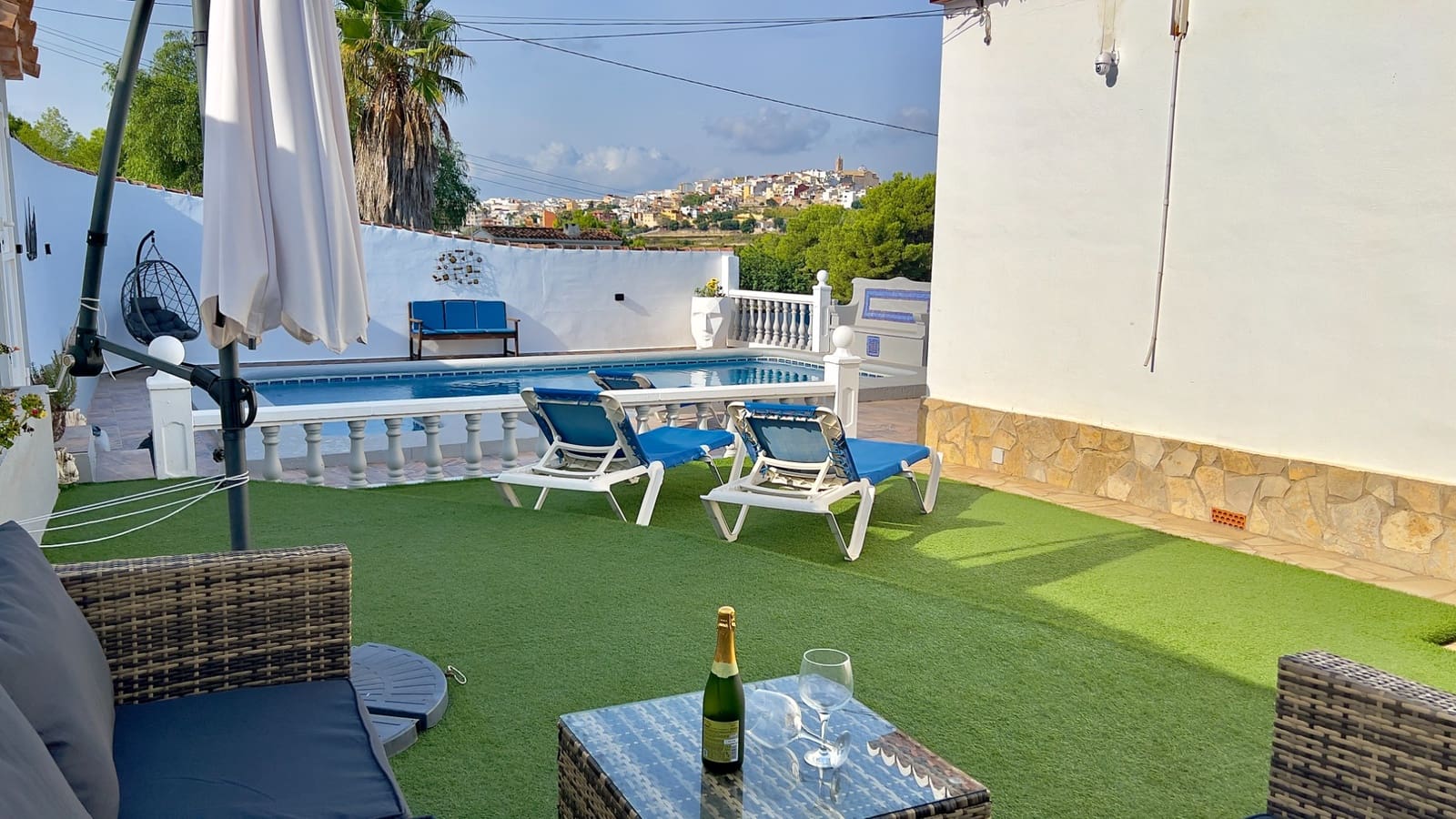 Chalet de 3 habitaciones en Benitachell / Benitatxell en venta con piscina - 495.000 € (Ref: 9326750)