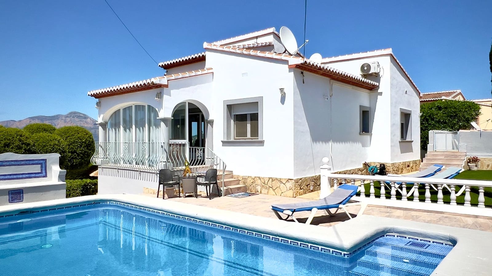 Chalet de 3 habitaciones en Benitachell / Benitatxell en venta con piscina - 495.000 € (Ref: 9326750)