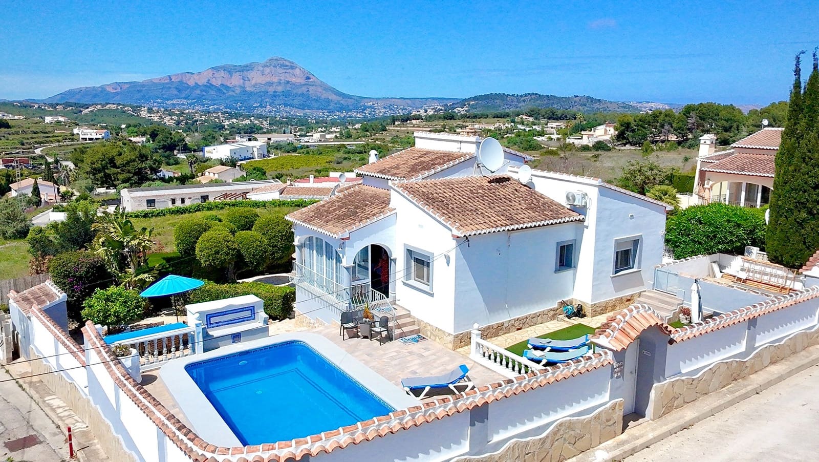 Chalet de 3 habitaciones en Benitachell / Benitatxell en venta con piscina - 495.000 € (Ref: 9326750)