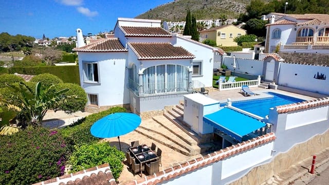 Chalet de 3 habitaciones en Benitachell / Benitatxell en venta con piscina - 495.000 € (Ref: 9326750)
