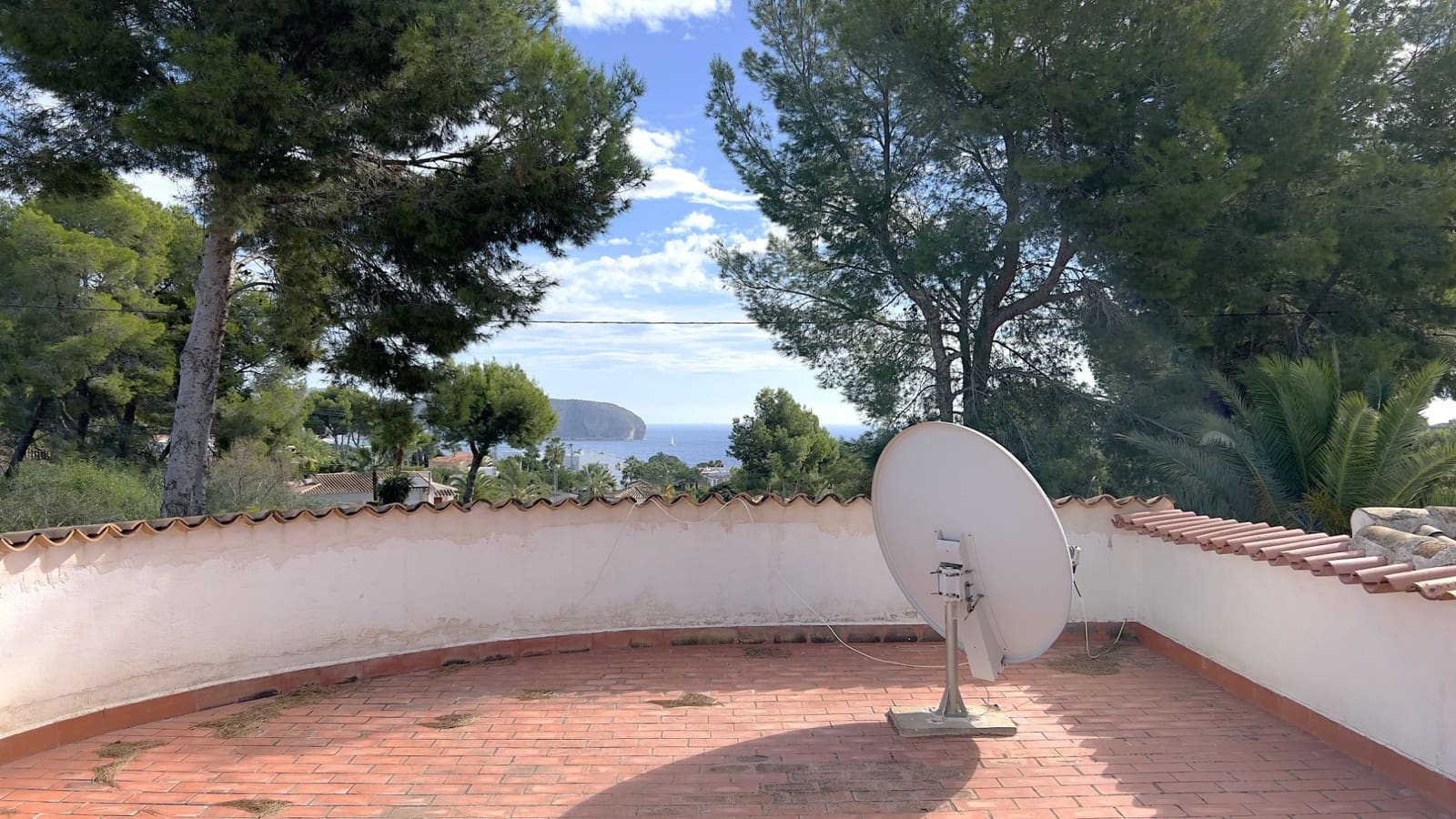 3 bedroom Villa for sale in Moraira with pool - € 825,000 (Ref: 9329748)