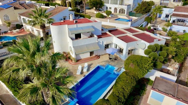 Chalet de 5 habitaciones en Benitachell / Benitatxell en venta con piscina - 560.000 € (Ref: 9451381)