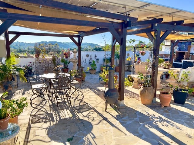 3 soveværelse Villa til salg i Benissa med swimmingpool - € 485.000 (Ref: 9528866)