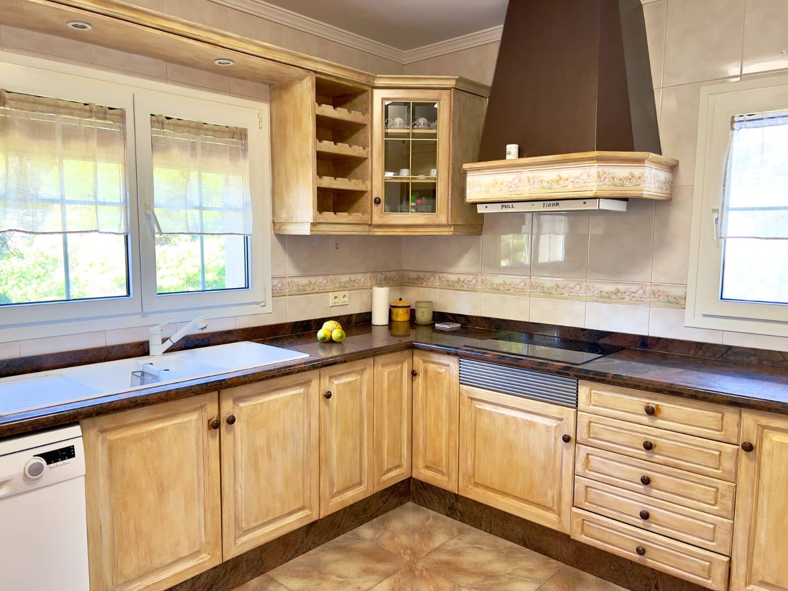 5 sypialnia Willa na sprzedaż w Benissa z basenem garażem - 1 190 000 € (Ref: 9534917)