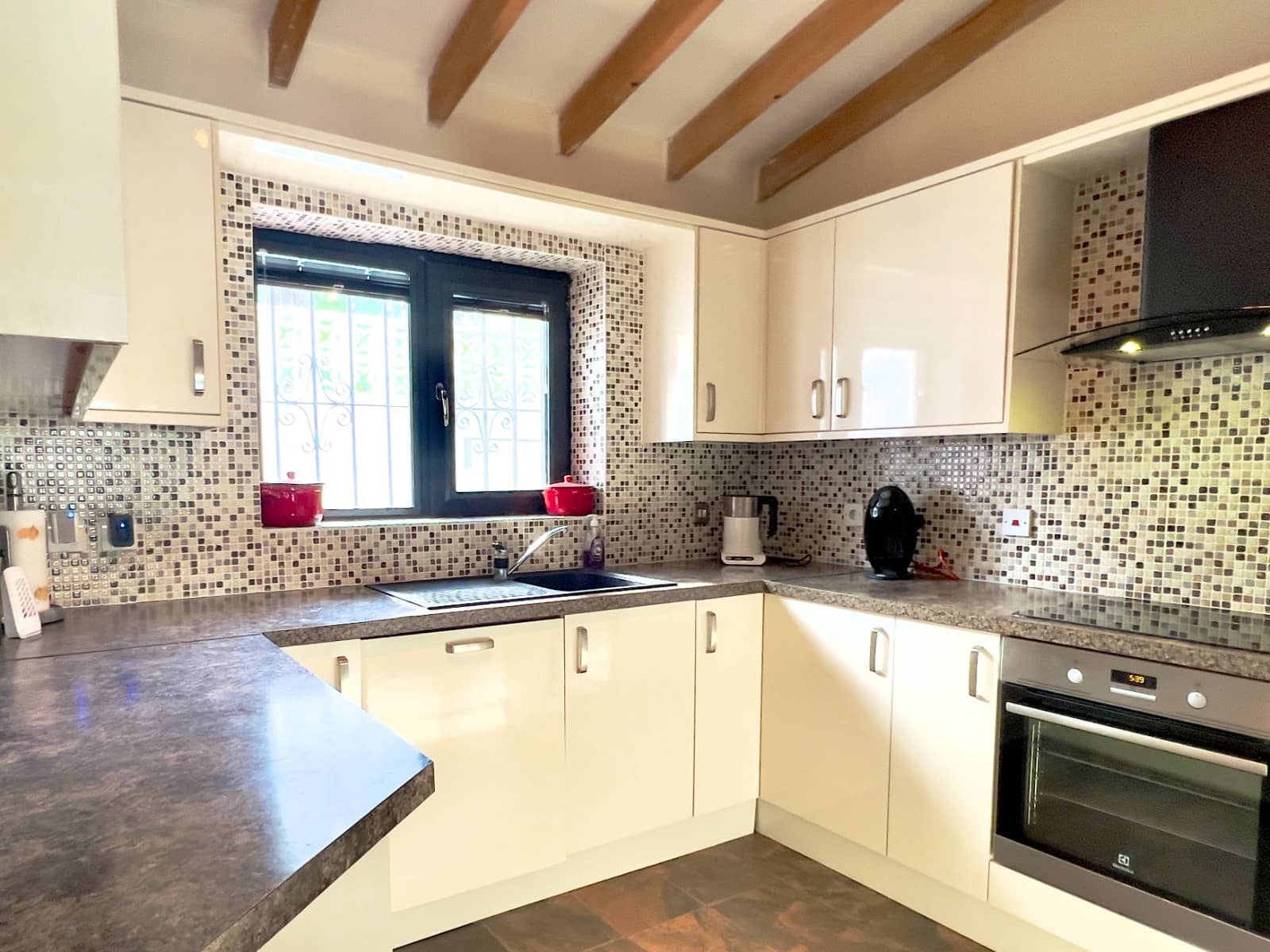 Chalet de 4 habitaciones en Moraira en venta con piscina garaje - 649.995 € (Ref: 9552000)