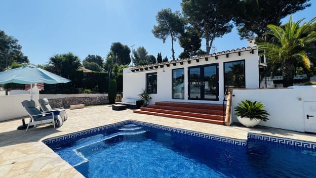 4 soveværelse Villa til salg i El Portet - Pla de Mar, Teulada-Moraira med swimmingpool garage - € 649.995 (Ref: 9552000)