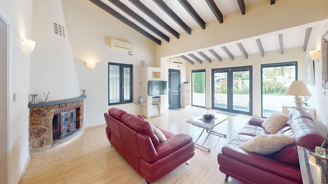 4 soveværelse Villa til salg i El Portet - Pla de Mar, Teulada-Moraira med swimmingpool garage - € 649.995 (Ref: 9552000)