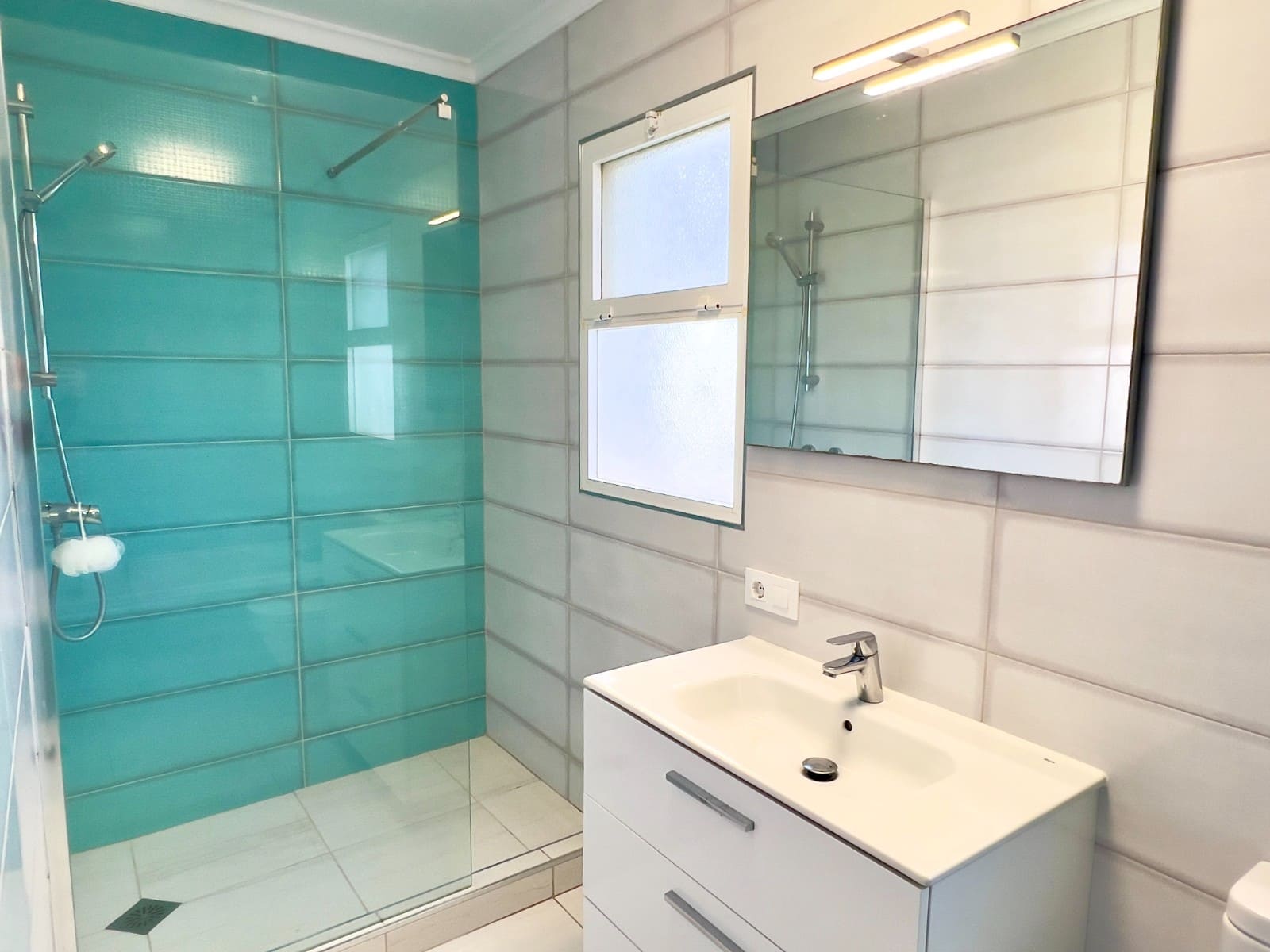 3 makuuhuone Huvila myytävänä paikassa Moraira mukana uima-altaan 
autotalli - 595 000 € (Ref: 9580364)