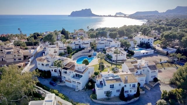 3 chambre Villa/Maison à vendre à Moravit - Cap Blanc, Teulada-Moraira avec piscine garage - 595 000 € (Ref: 9580364)