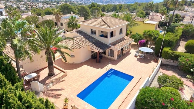 3 slaapkamer Villa te koop in Pinar del Advocat - Cometa, Teulada-Moraira met zwembad garage - € 695.000 (Ref: 9720293)
