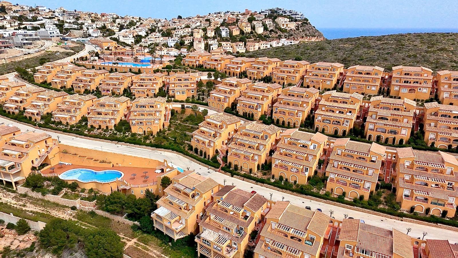 2 slaapkamer Appartement te koop in Cumbre del Sol met zwembad - € 175.000 (Ref: 9753488)