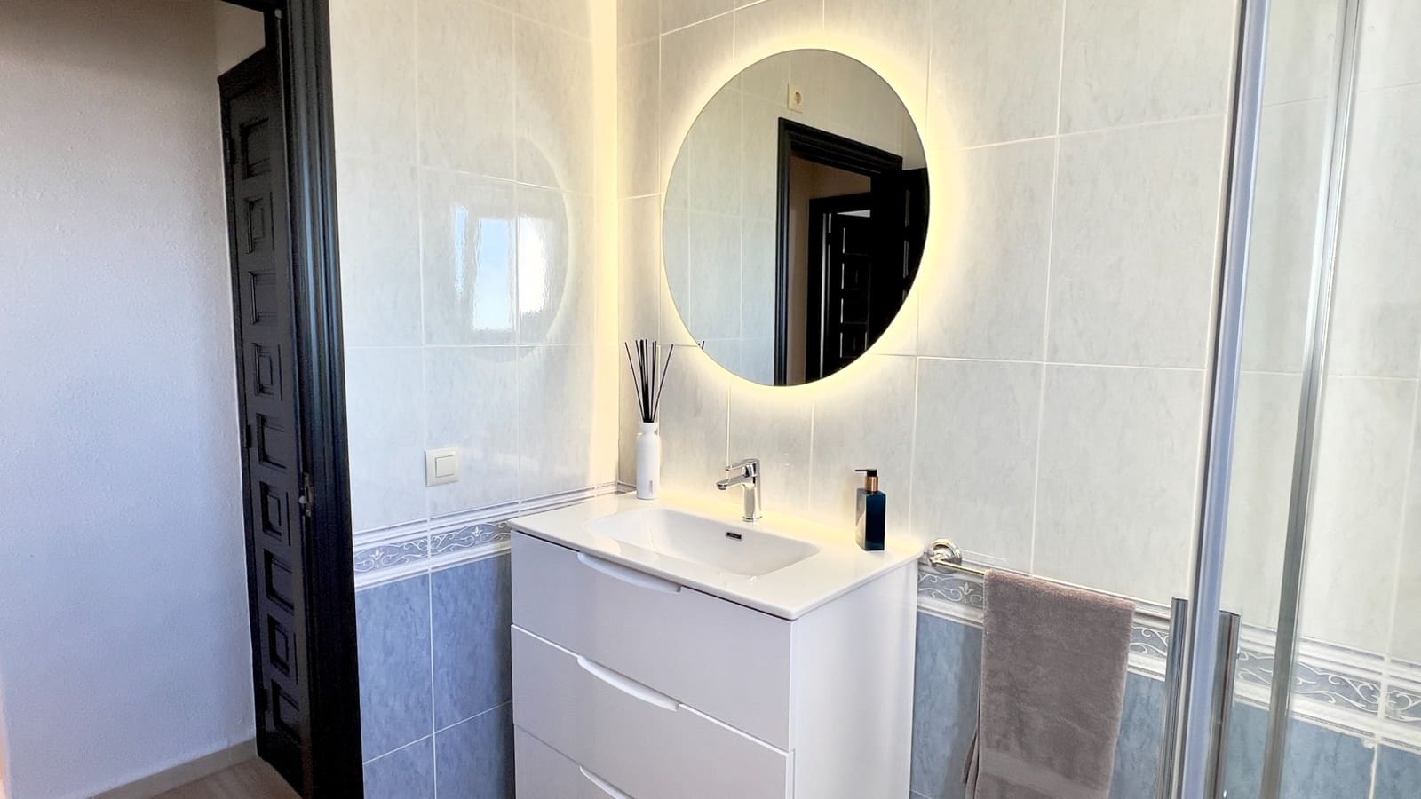 3 bedroom Villa for sale in Cumbre del Sol with pool - € 650,000 (Ref: 9773405)