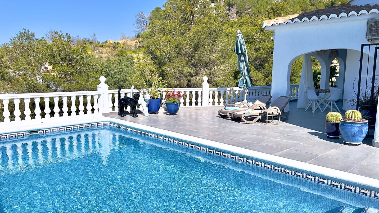 3 bedroom Villa for sale in Cumbre del Sol with pool - € 650,000 (Ref: 9773405)