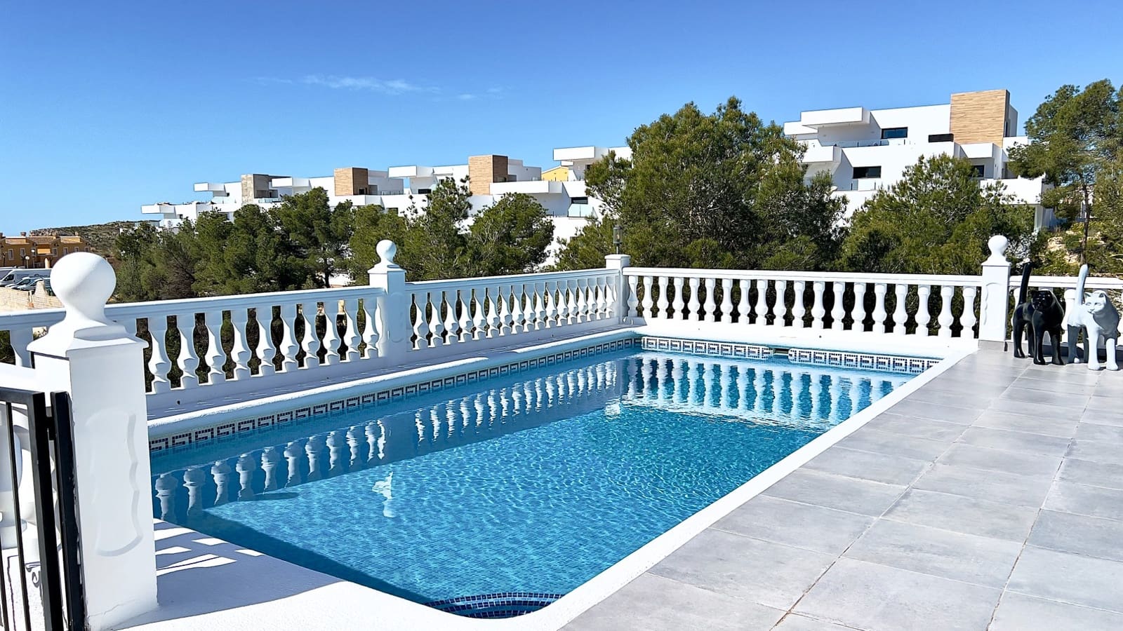3 bedroom Villa for sale in Cumbre del Sol with pool - € 650,000 (Ref: 9773405)