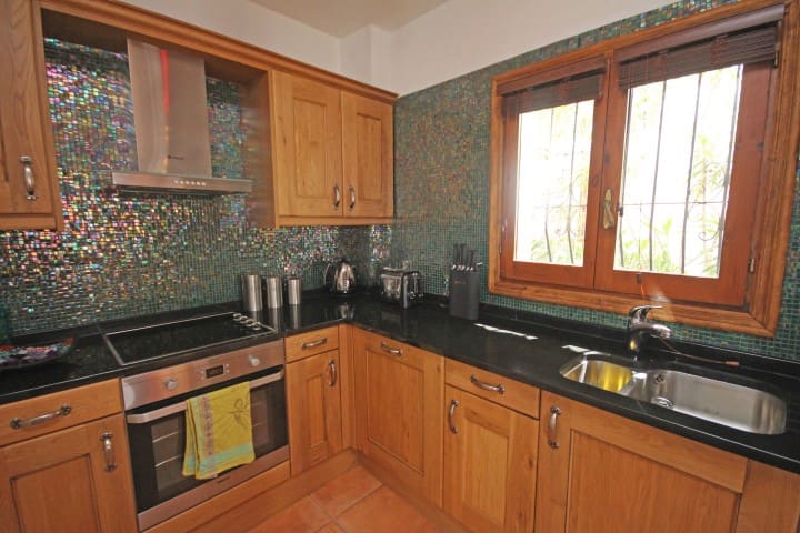 3 Zimmer Villa zu verkaufen in Moraira mit Pool - 435.000 € (Ref: 9818450)