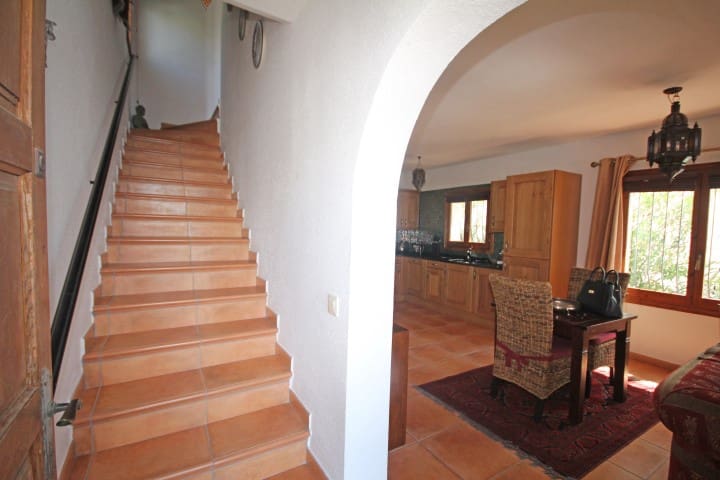 3 Zimmer Villa zu verkaufen in Moraira mit Pool - 435.000 € (Ref: 9818450)