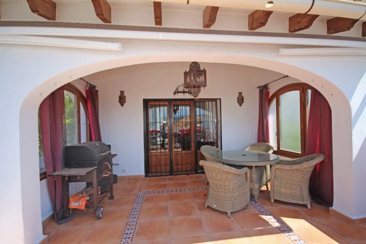 3 Zimmer Villa zu verkaufen in Moraira mit Pool - 435.000 € (Ref: 9818450)