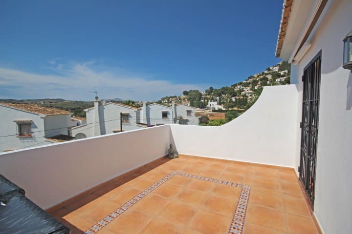 3 Zimmer Villa zu verkaufen in Moraira mit Pool - 435.000 € (Ref: 9818450)
