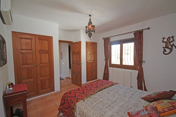 3 Zimmer Villa zu verkaufen in Moraira mit Pool - 435.000 € (Ref: 9818450)