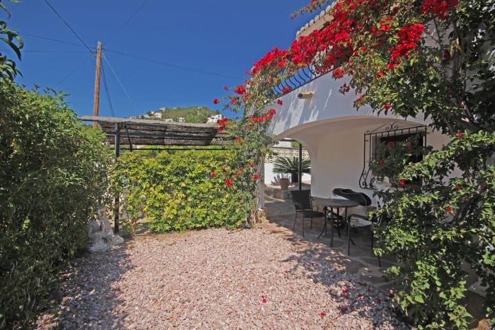3 Zimmer Villa zu verkaufen in Moraira mit Pool - 435.000 € (Ref: 9818450)