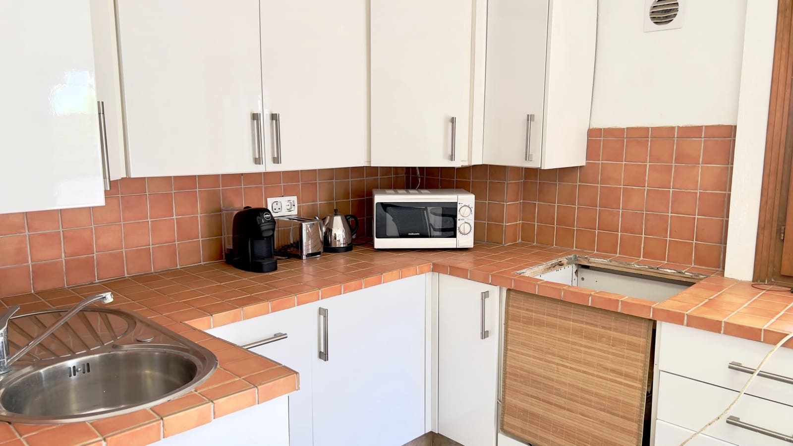 2 bedroom Villa for sale in Moraira with pool - € 435,000 (Ref: 9818450)