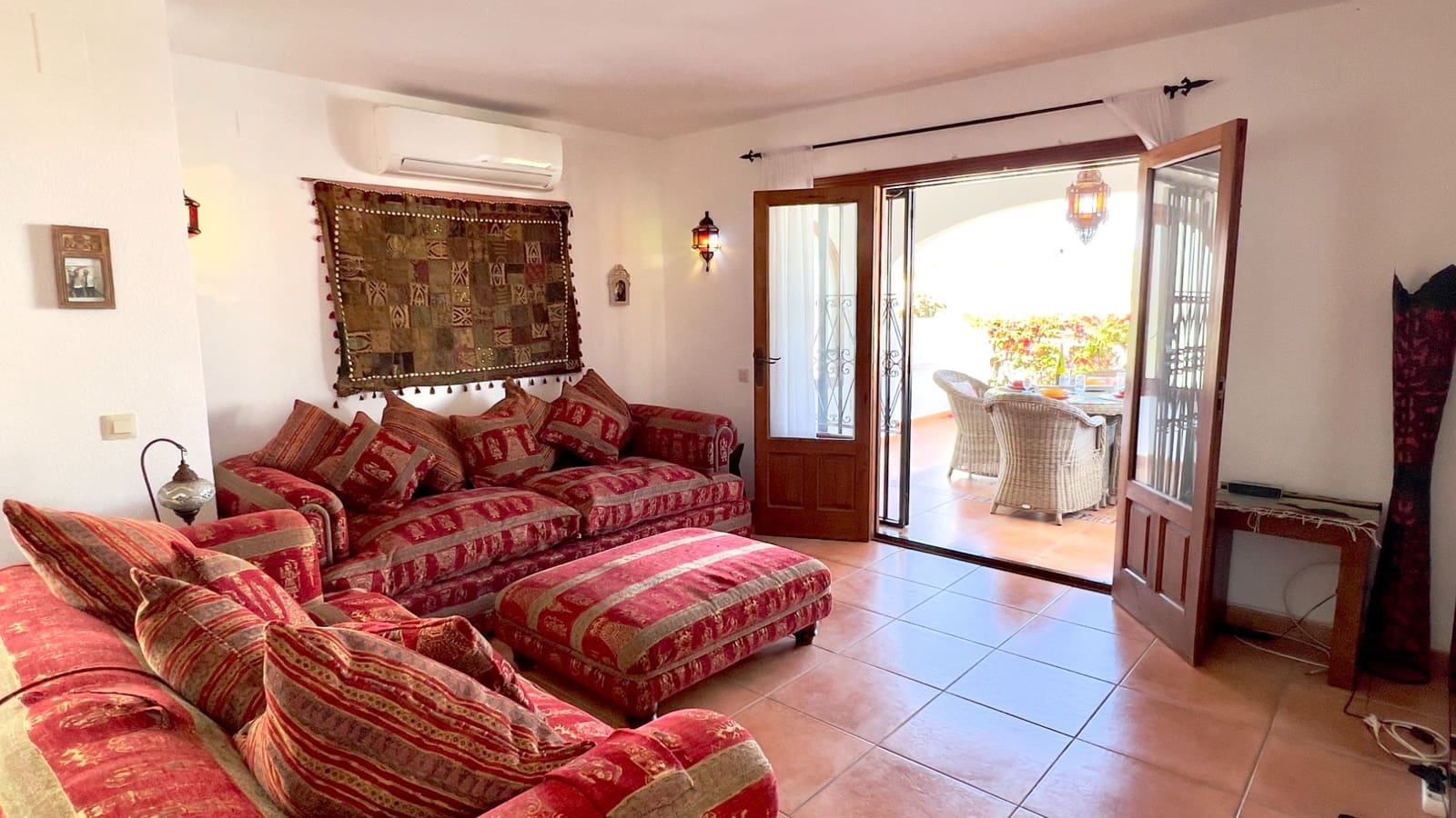 2 bedroom Villa for sale in Moraira with pool - € 435,000 (Ref: 9818450)