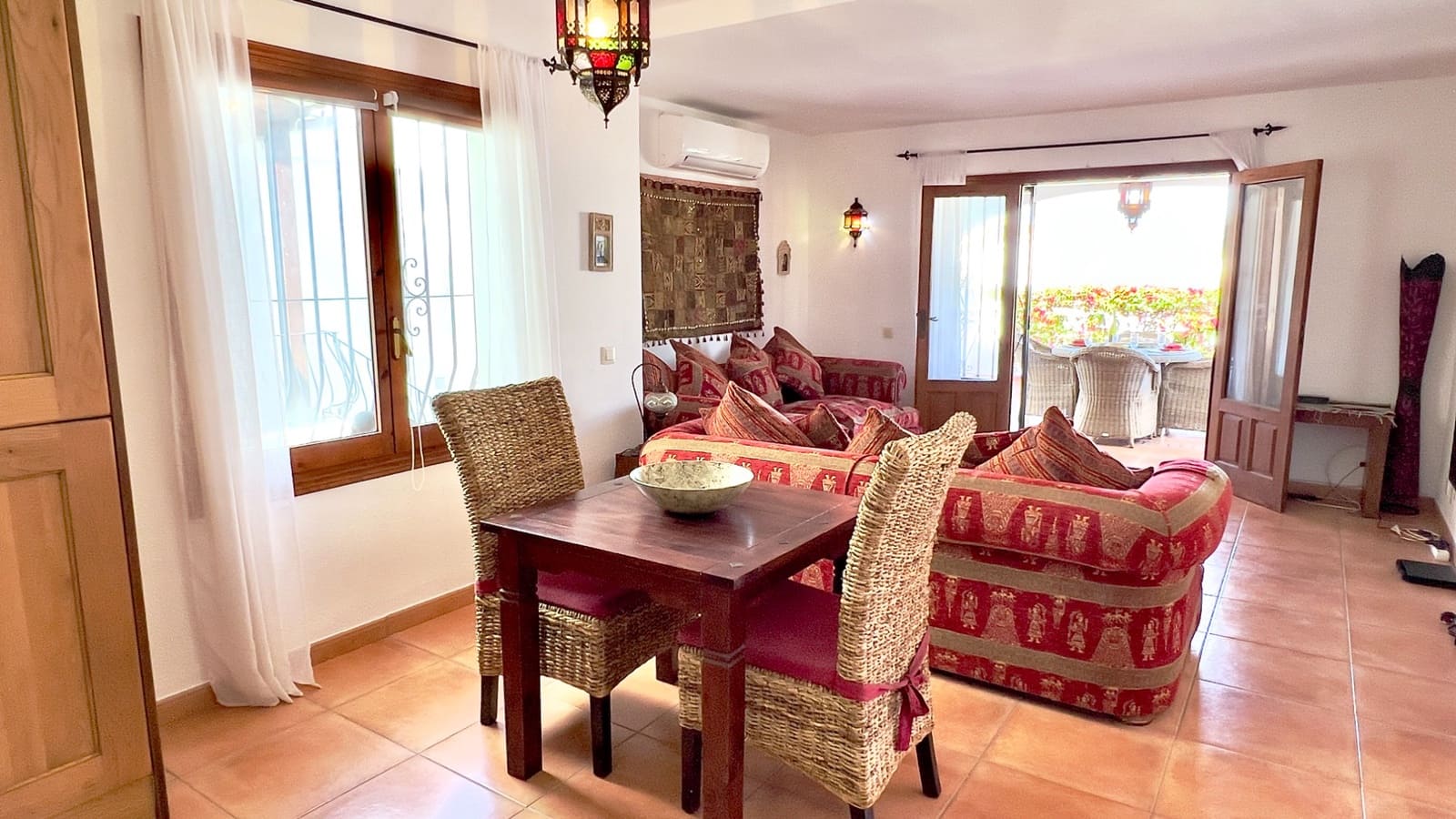 2 bedroom Villa for sale in Moraira with pool - € 435,000 (Ref: 9818450)