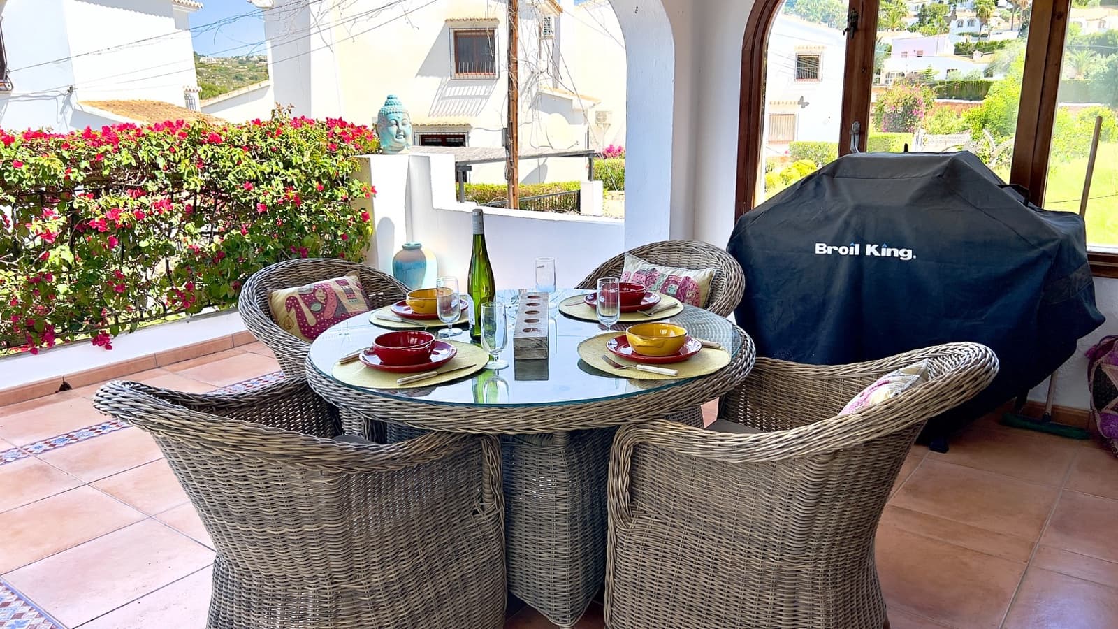 2 bedroom Villa for sale in Moraira with pool - € 435,000 (Ref: 9818450)