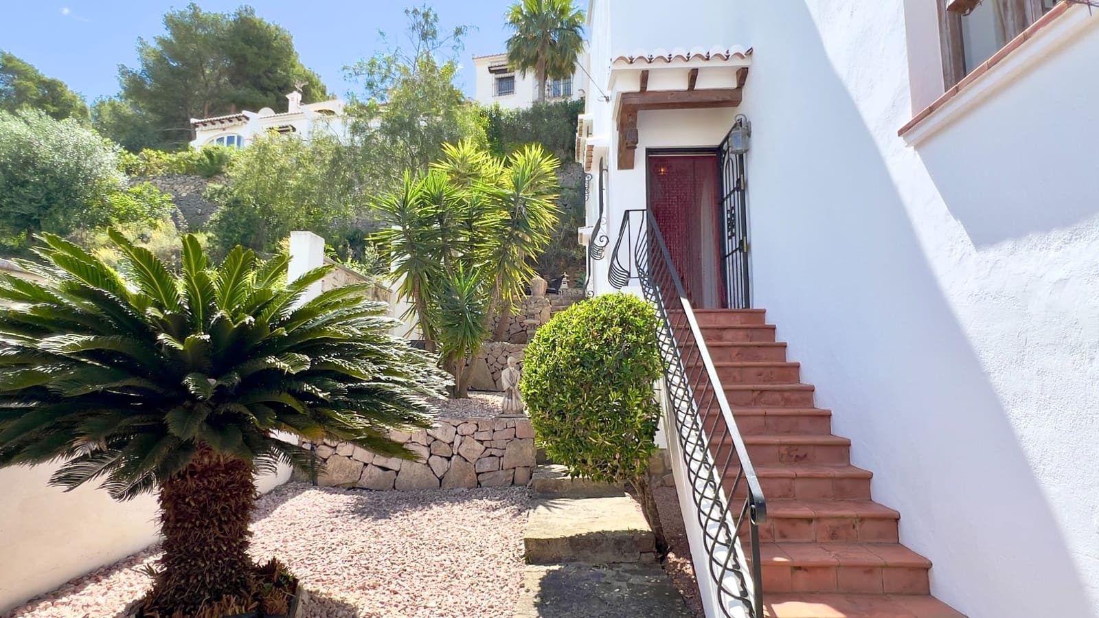 2 bedroom Villa for sale in Moraira with pool - € 435,000 (Ref: 9818450)