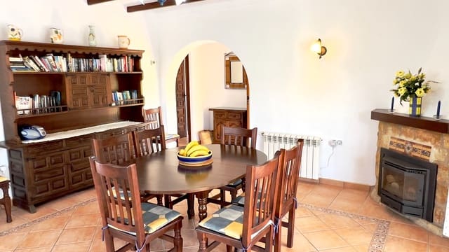 3 soveværelse Villa til salg i Benissa med swimmingpool garage - € 720.000 (Ref: 9819289)