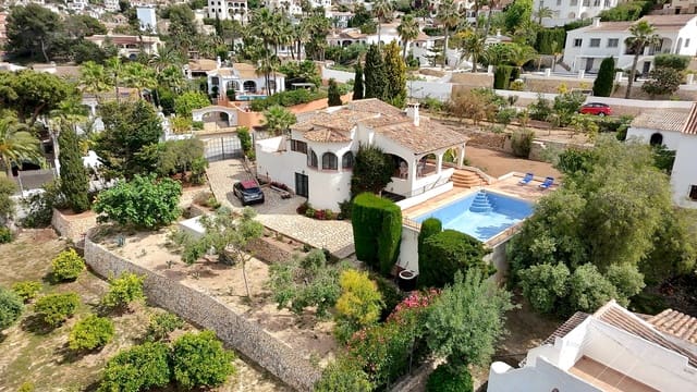 3 soveværelse Villa til salg i Benissa med swimmingpool garage - € 720.000 (Ref: 9819289)